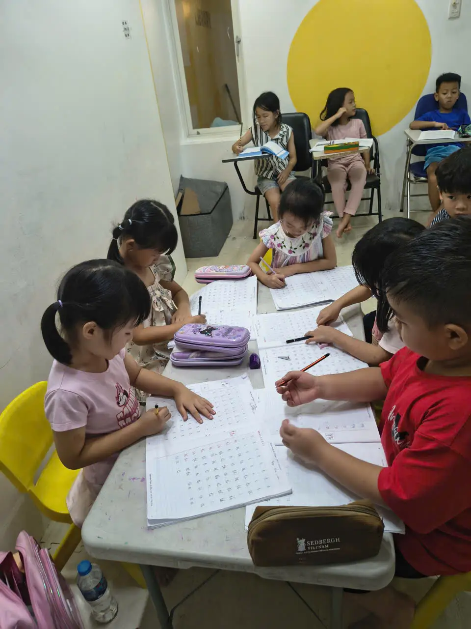 Những giờ học đầy tập trung của các bé tại VTS