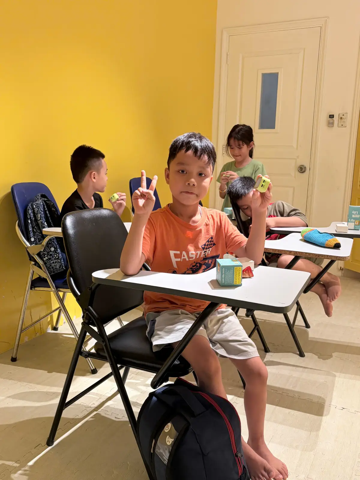 Học sinh trải nghiệm công nghệ AI tại VTS Academy