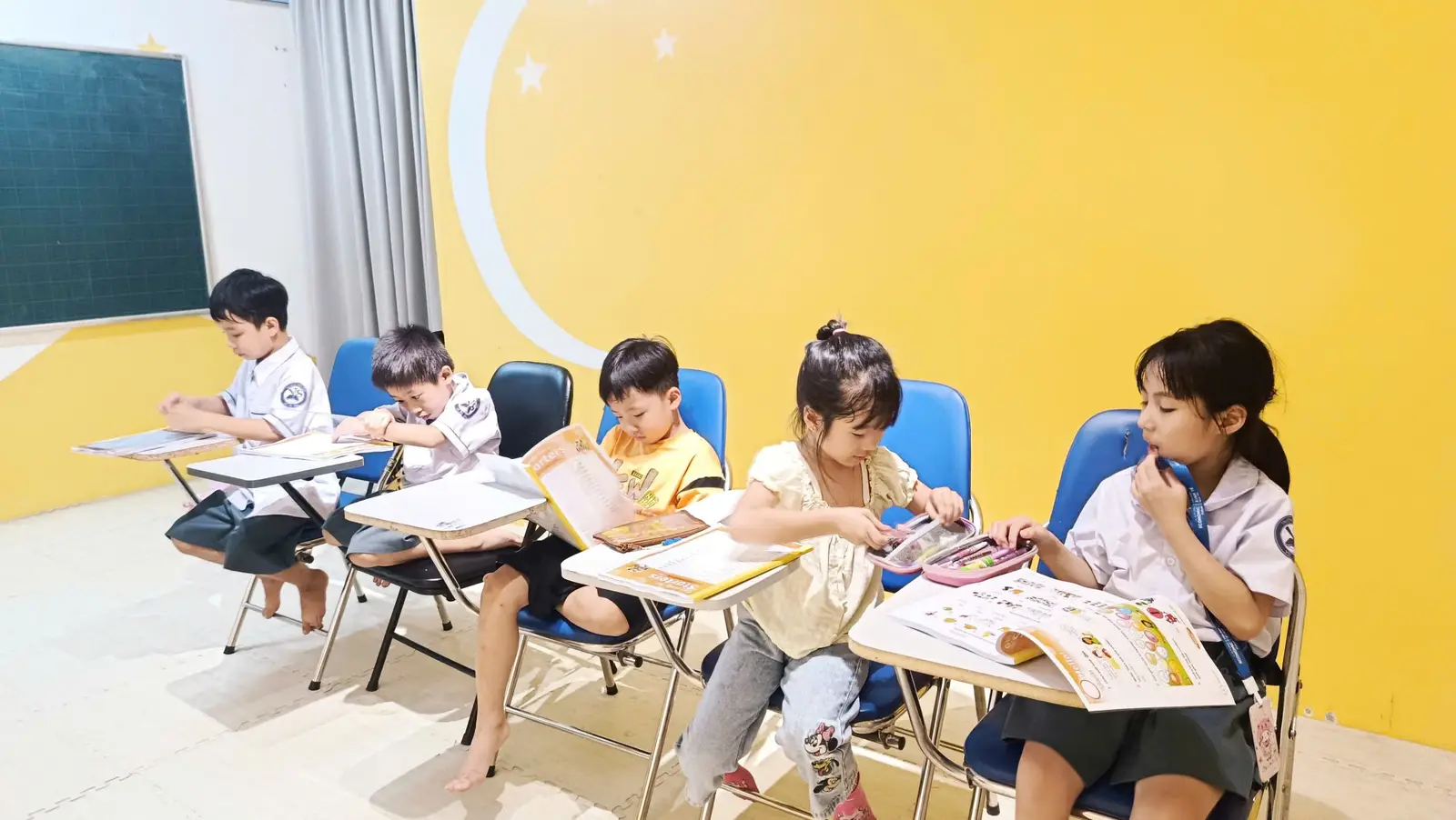 Giờ học tiếng anh của các bé tại VTS